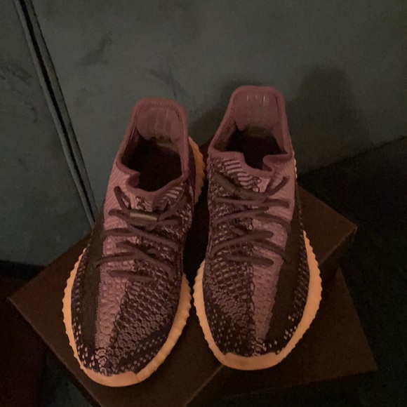 Yeezy boost black and grey size 6.5